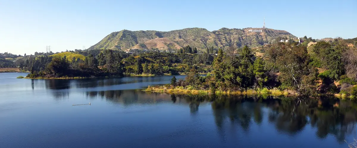 Lake Hollywood with the sign on the hills behind